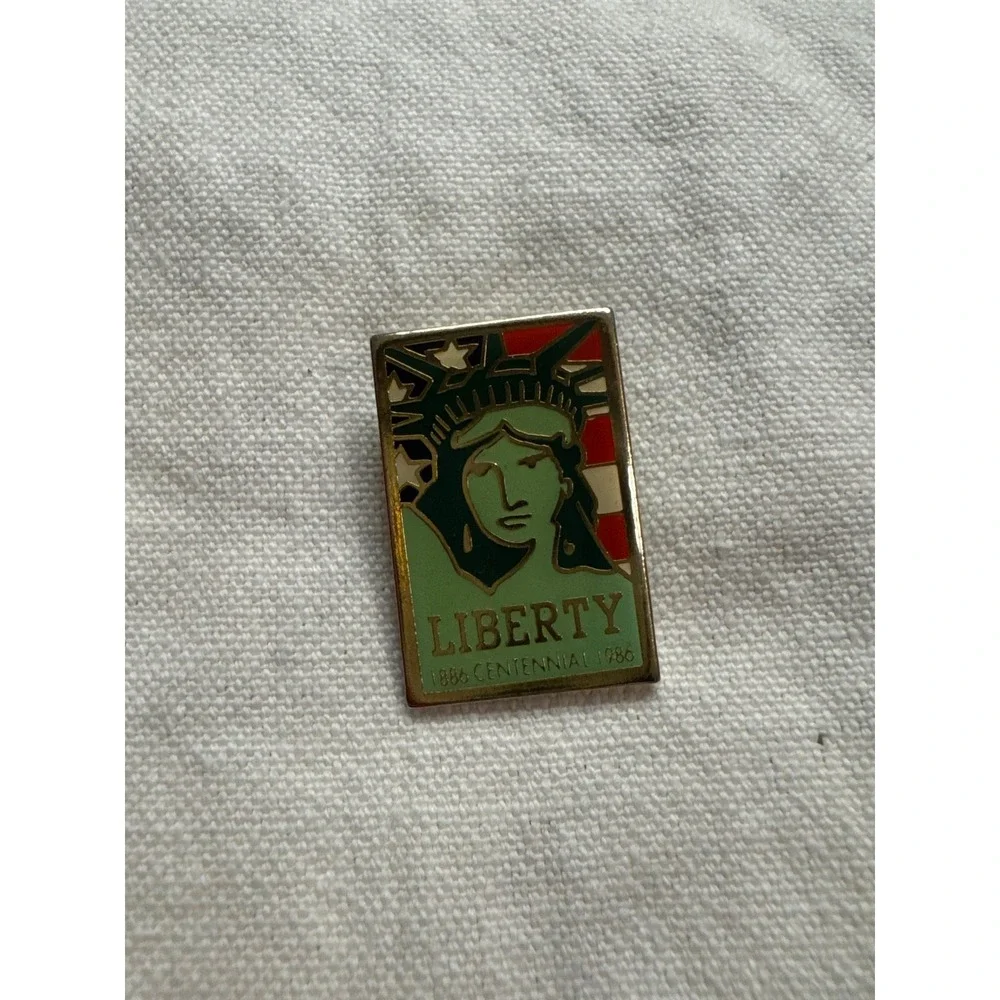 Vintage 1986 Statue of‎ Liberty Centennial Enamel Pin Weingeroff Enterprises